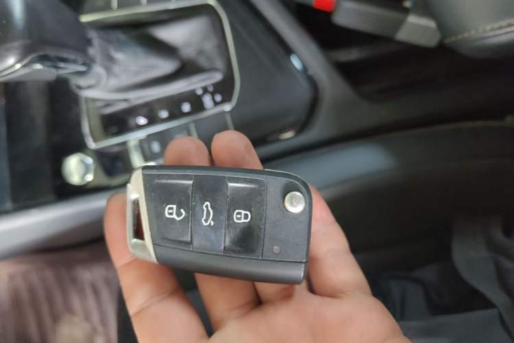 Used Volkswagen Tiguan L 2018 330TSI Automatic Two-Wheel Drive Luxury Edition Vehicle Key