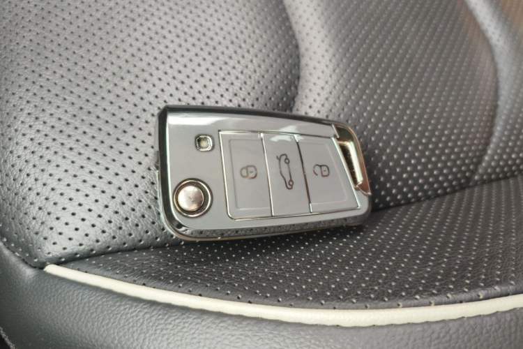 Used Volkswagen Tiguan L 2018 330TSI Automatic Two-Wheel Drive Flagship Edition Vehicle Key