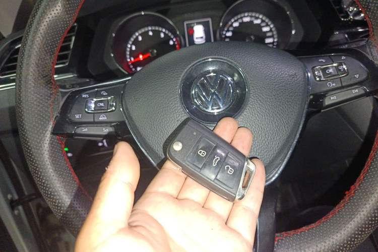 Used Volkswagen Tiguan L 2018 330TSI Automatic Two-Wheel Drive Luxury Edition Vehicle Key