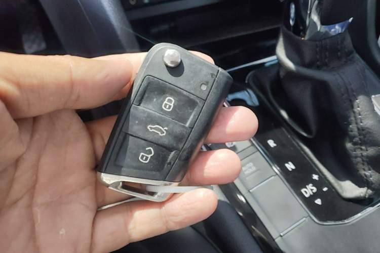 Used Volkswagen Tiguan L 2018 330TSI Automatic Two-Wheel Drive Luxury Edition Vehicle Key