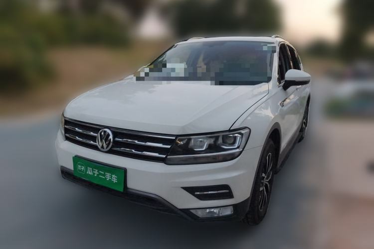 Volkswagen Tiguan L 2018 330TSI Automatic Two-Wheel Drive Luxury Edition d’occasion Guazi used car, China used car export, Used car for sale, Used cars, Cheapest cars for sale