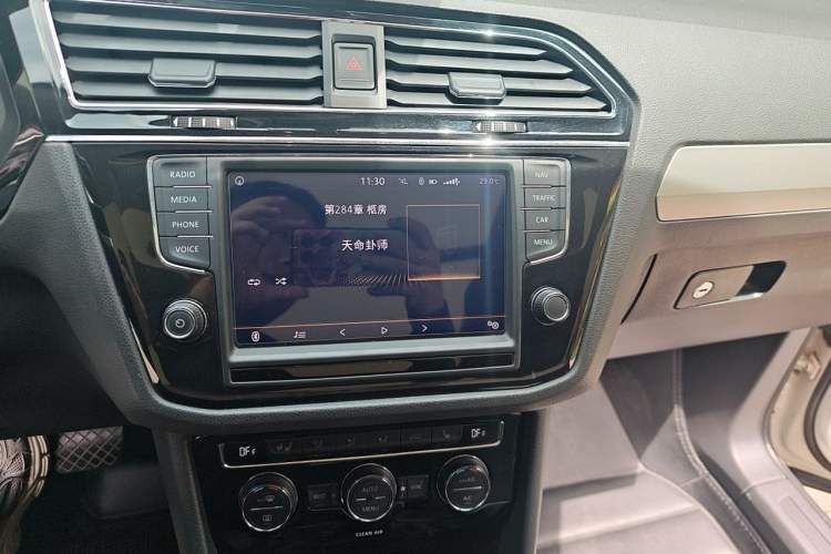 Used Volkswagen Tiguan L 2018 330TSI Automatic Two-Wheel Drive Luxury Edition Audio And AC Panel