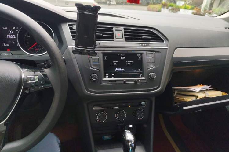Used Volkswagen Tiguan L 2018 330TSI Automatic Two-Wheel Drive Luxury Edition Audio And AC Panel
