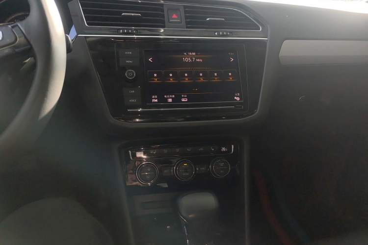 Used Volkswagen Tiguan L 2018 Facelift 330TSI Automatic Two-Wheel Drive Luxury Edition Audio And AC Panel