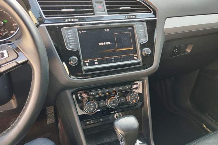 Used Volkswagen Tiguan L 2018 330TSI Automatic Two-Wheel Drive Flagship Edition Audio And AC Panel
