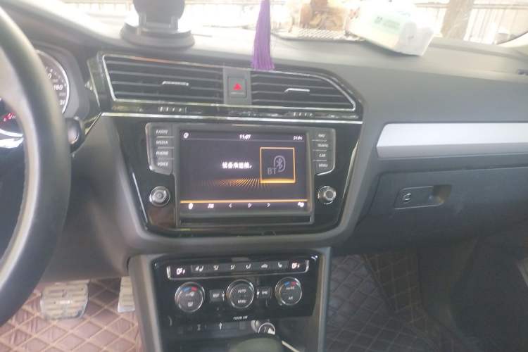Used Volkswagen Tiguan L 2018 330TSI Automatic Two-Wheel Drive Luxury Edition Audio And AC Panel