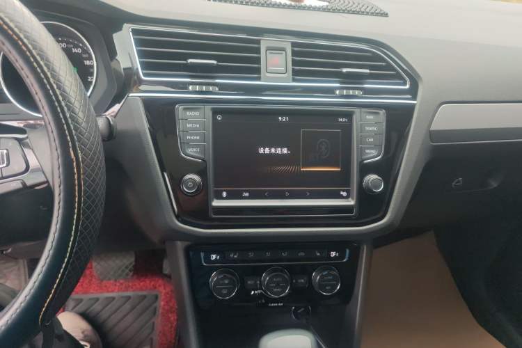 Used Volkswagen Tiguan L 2018 380TSI Automatic All-Wheel Drive Luxury Edition Audio And AC Panel