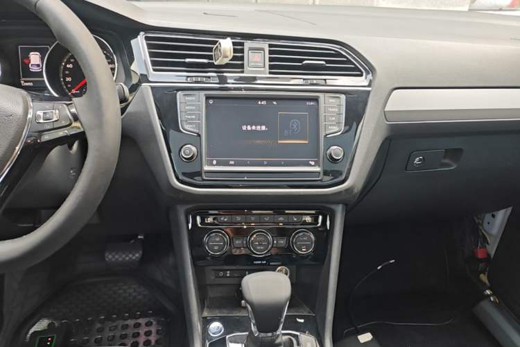 Used Volkswagen Tiguan L 2018 330TSI Automatic Two-Wheel Drive Luxury Edition Audio And AC Panel