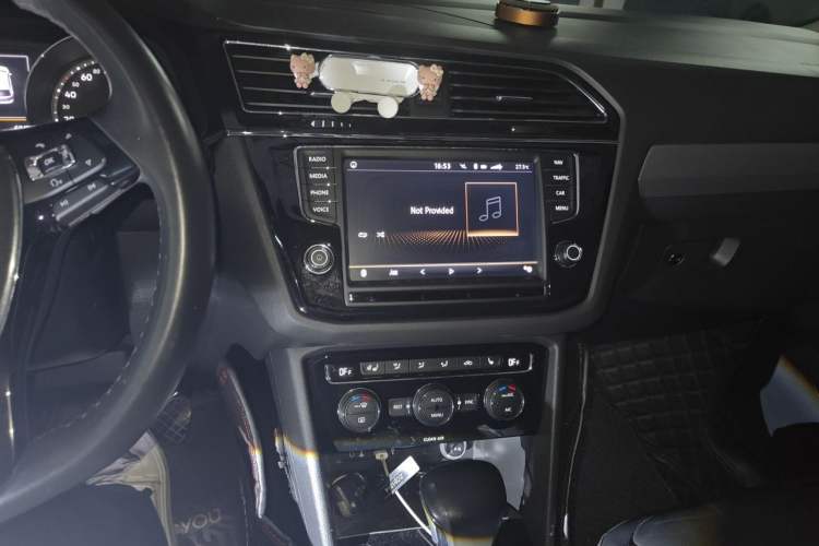 Used Volkswagen Tiguan L 2018 330TSI Automatic Two-Wheel Drive Luxury Edition Audio And AC Panel