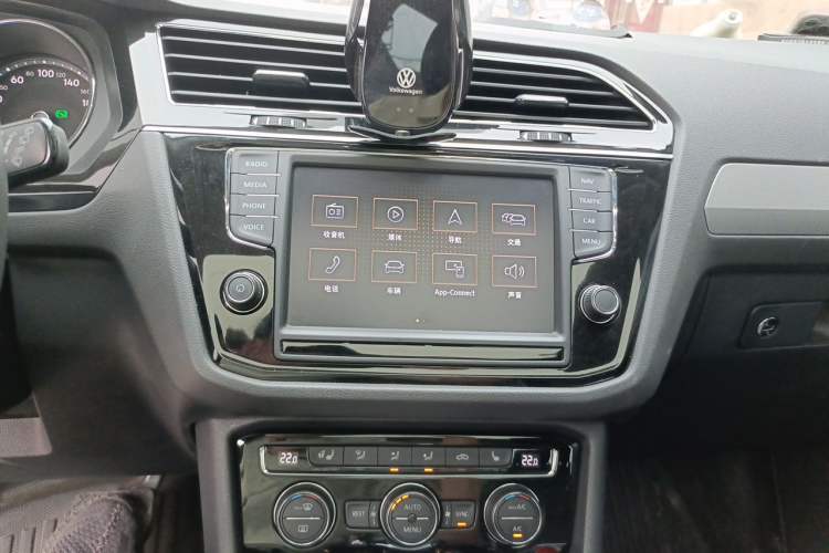 Used Volkswagen Tiguan L 2018 330TSI Automatic Two-Wheel Drive Flagship Edition Audio And AC Panel