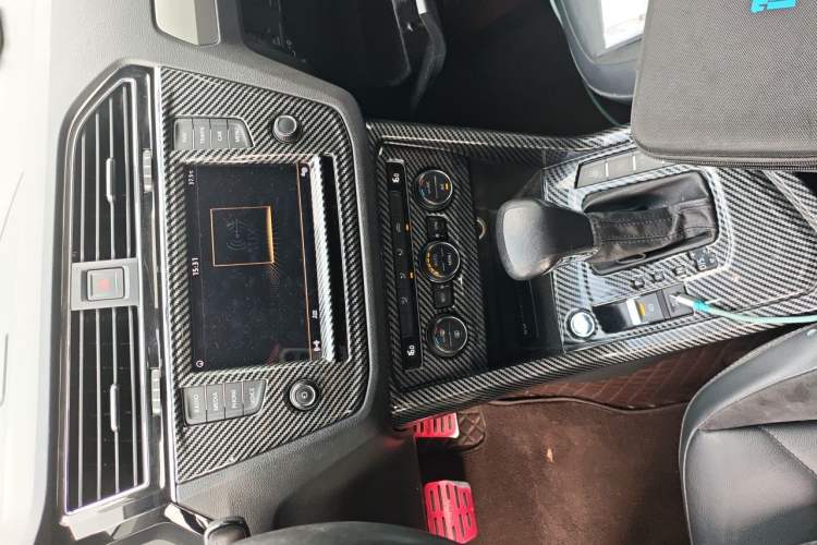 Used Volkswagen Tiguan L 2018 330TSI Automatic Two-Wheel Drive Comfort Edition Audio And AC Panel