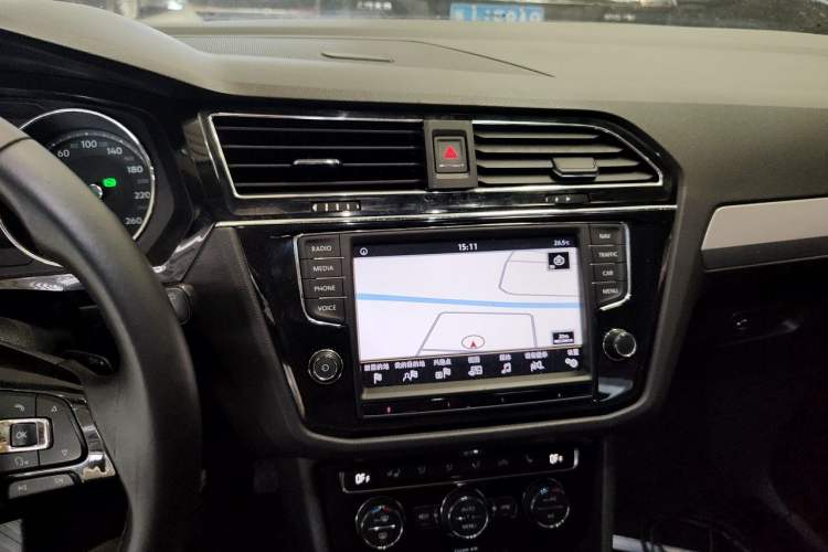 Used Volkswagen Tiguan L 2018 330TSI Automatic Two-Wheel Drive Luxury Edition Audio And AC Panel