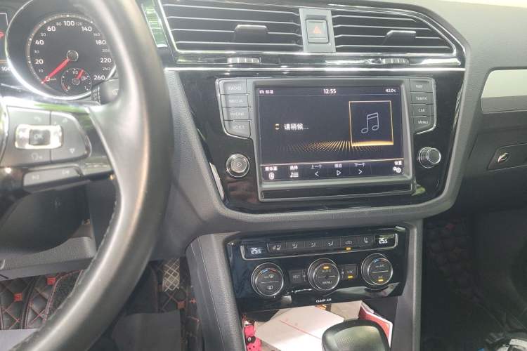 Used Volkswagen Tiguan L 2018 380TSI Automatic All-Wheel Drive Flagship Edition Audio And AC Panel