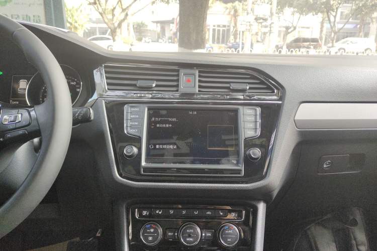 Used Volkswagen Tiguan L 2018 330TSI Automatic Two-Wheel Drive Flagship Edition Audio And AC Panel