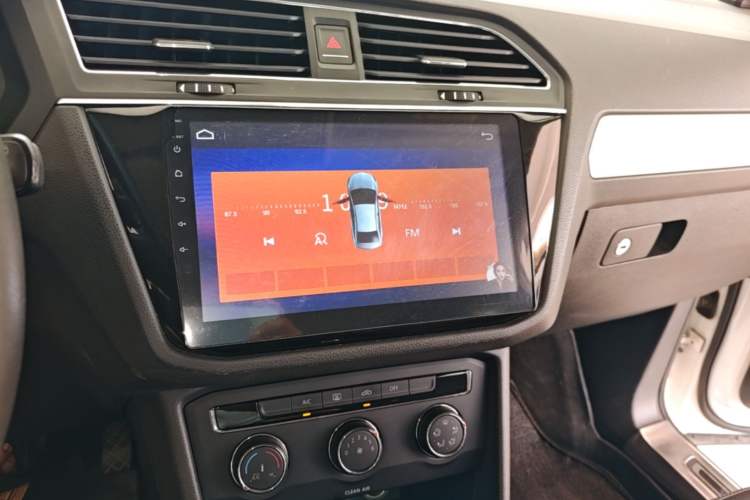 Used Volkswagen Tiguan L 2018 330TSI Automatic Two-Wheel Drive Luxury Edition Audio And AC Panel