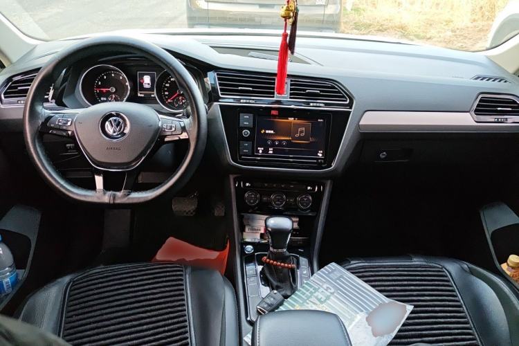 Used Volkswagen Tiguan L 2018 280TSI Automatic Two-Wheel Drive Comfort Edition Center Console