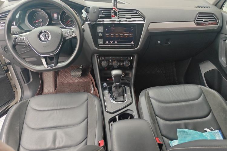 Used Volkswagen Tiguan L 2018 280TSI Automatic Two-Wheel Drive Comfort Edition Center Console