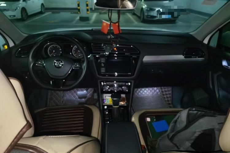 Used Volkswagen Tiguan L 2018 Facelift 330TSI Automatic Two-Wheel Drive Luxury Edition Center Console