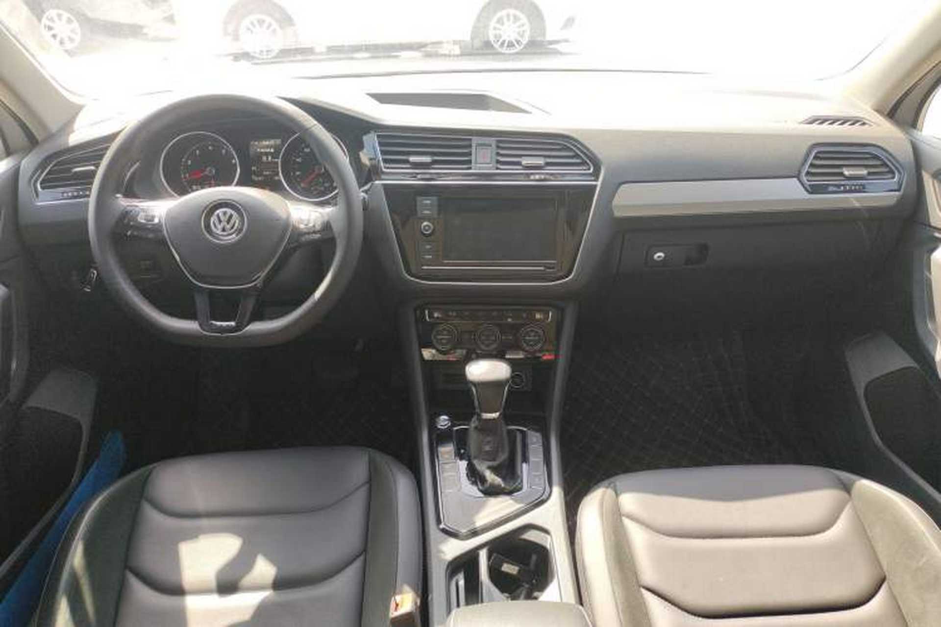 Used Volkswagen Tiguan L 2018 Facelift 330TSI Automatic Two-Wheel Drive Luxury Edition Center Console