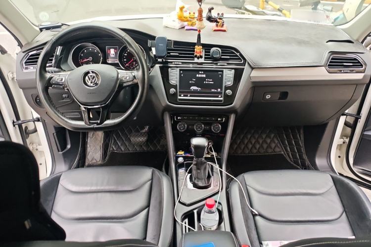 Used Volkswagen Tiguan L 2018 330TSI Automatic Two-Wheel Drive Luxury Edition Center Console
