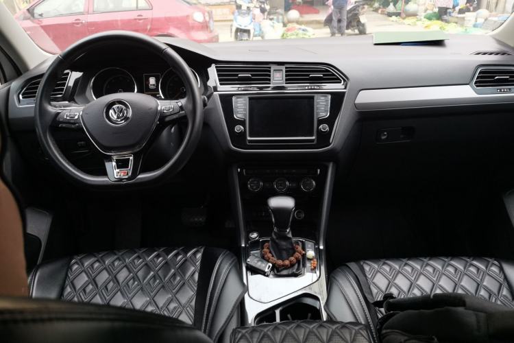 Used Volkswagen Tiguan L 2018 330TSI Automatic Two-Wheel Drive Comfort Edition Center Console