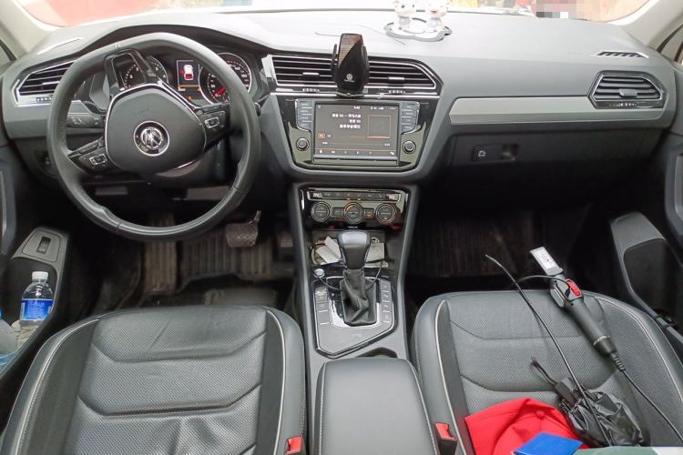 Used Volkswagen Tiguan L 2018 330TSI Automatic Two-Wheel Drive Flagship Edition Center Console