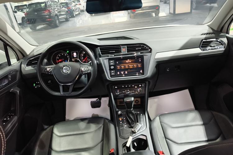 Used Volkswagen Tiguan L 2018 280TSI Automatic Two-Wheel Drive Comfort Edition Center Console