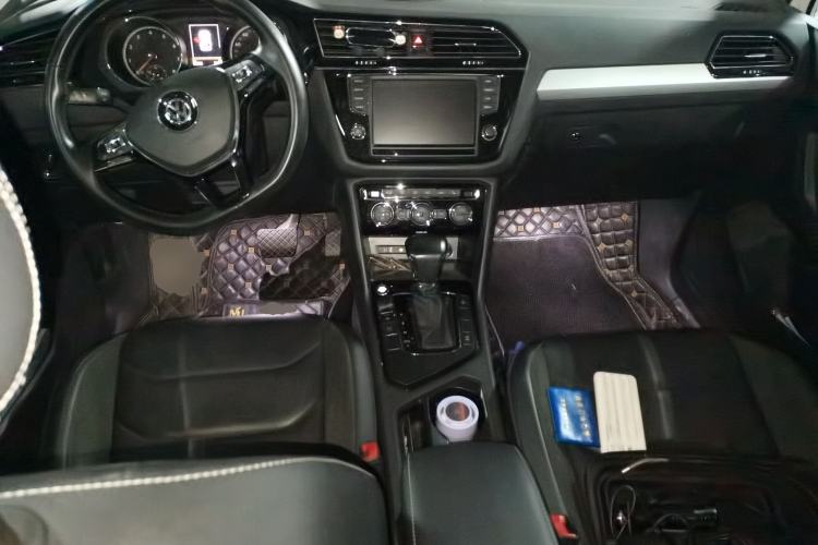 Used Volkswagen Tiguan L 2018 330TSI Automatic Two-Wheel Drive Luxury Edition Center Console