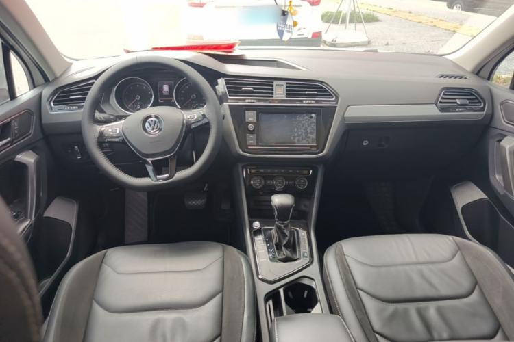 Used Volkswagen Tiguan L 2018 Facelift 330TSI Automatic Two-Wheel Drive Luxury Edition Center Console