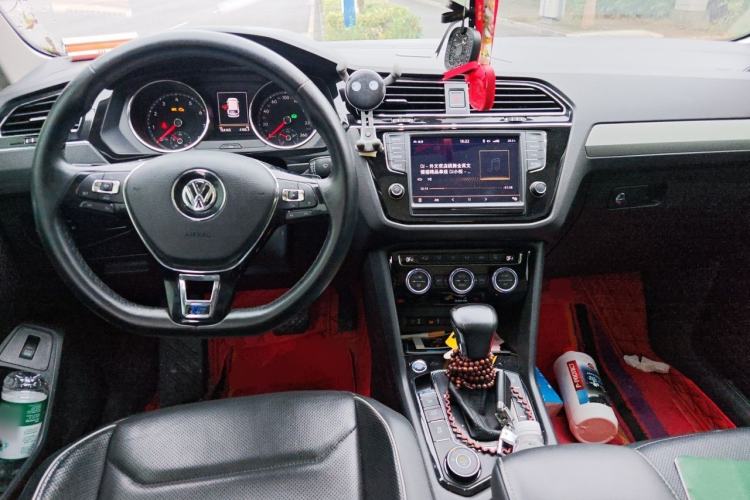 Used Volkswagen Tiguan L 2018 380TSI Automatic All-Wheel Drive Flagship Edition Center Console