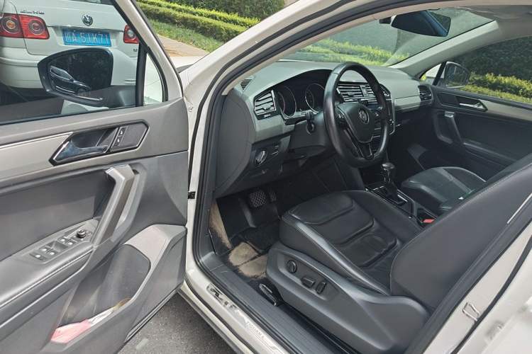 Used Volkswagen Tiguan L 2018 330TSI Automatic Two-Wheel Drive Luxury Edition Driver Seat