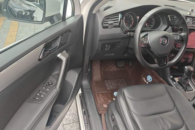 Used Volkswagen Tiguan L 2018 280TSI Automatic Two-Wheel Drive Comfort Edition Driver Seat