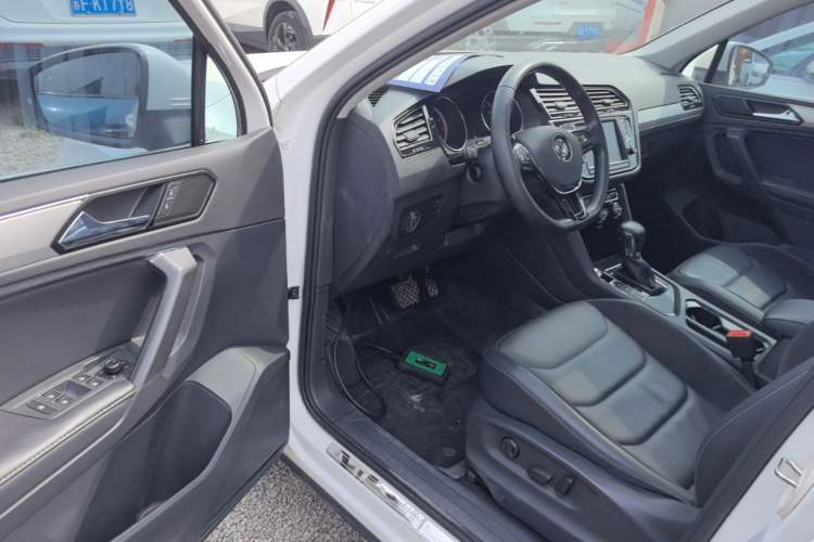 Used Volkswagen Tiguan L 2018 330TSI Automatic Two-Wheel Drive Luxury Edition Driver Seat