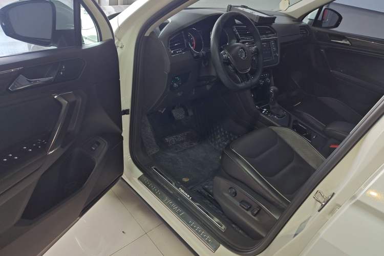 Used Volkswagen Tiguan L 2018 330TSI Automatic Two-Wheel Drive Flagship Edition Driver Seat