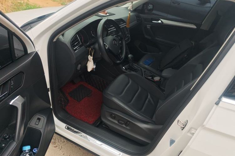 Used Volkswagen Tiguan L 2018 380TSI Automatic All-Wheel Drive Luxury Edition Driver Seat