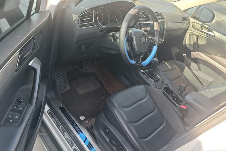 Used Volkswagen Tiguan L 2018 Facelift 330TSI Automatic Two-Wheel Drive Luxury Edition Driver Seat