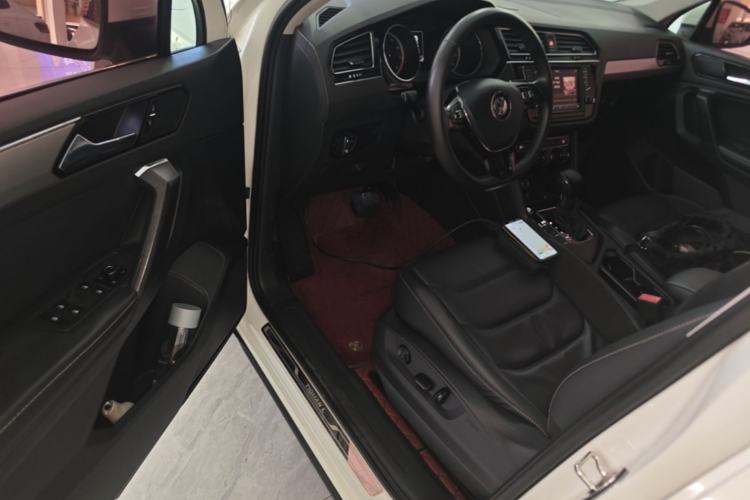 Used Volkswagen Tiguan L 2018 330TSI Automatic Two-Wheel Drive Luxury Edition Driver Seat