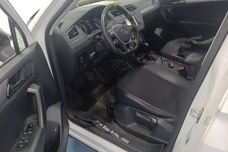 Used Volkswagen Tiguan L 2018 330TSI Automatic Two-Wheel Drive Luxury Edition Driver Seat