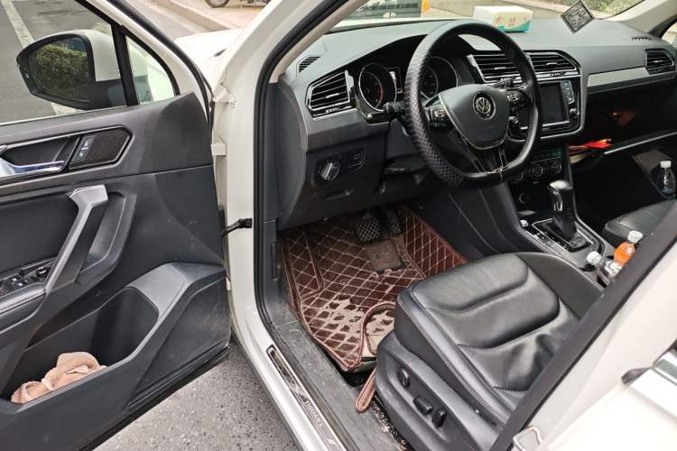 Used Volkswagen Tiguan L 2018 Facelift 330TSI Automatic Two-Wheel Drive Luxury Edition Driver Seat