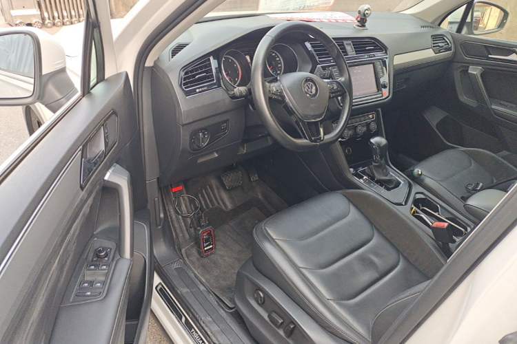Used Volkswagen Tiguan L 2018 330TSI Automatic Two-Wheel Drive Luxury Edition Driver Seat