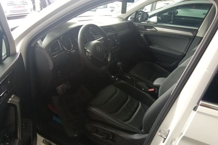 Used Volkswagen Tiguan L 2018 380TSI Automatic All-Wheel Drive Luxury Edition Driver Seat