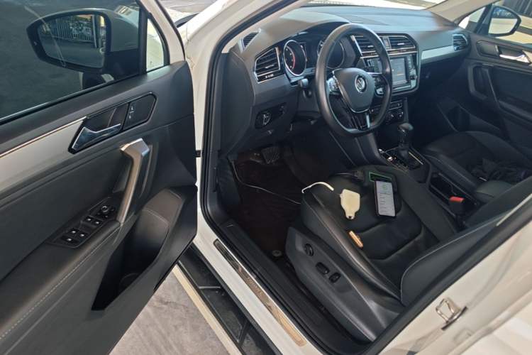 Used Volkswagen Tiguan L 2018 330TSI Automatic Two-Wheel Drive Luxury Edition Driver Seat