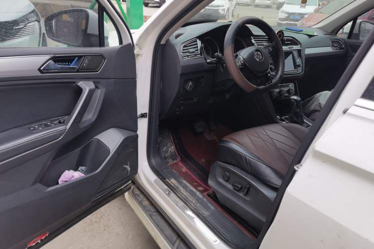 Used Volkswagen Tiguan L 2018 330TSI Automatic Two-Wheel Drive Luxury Edition Driver Seat