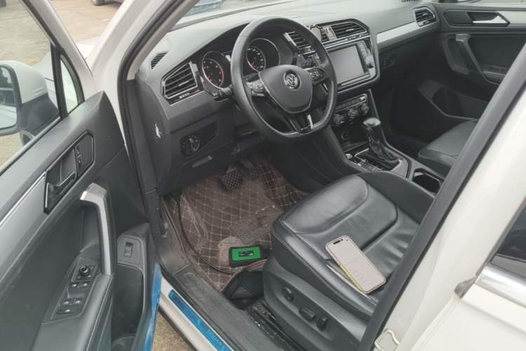 Used Volkswagen Tiguan L 2018 380TSI Automatic All-Wheel Drive Luxury Edition Driver Seat