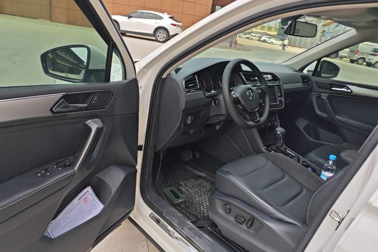 Used Volkswagen Tiguan L 2018 330TSI Automatic Two-Wheel Drive Luxury Edition Driver Seat