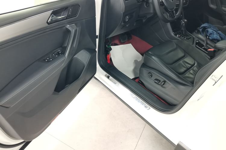 Used Volkswagen Tiguan L 2018 330TSI Automatic Two-Wheel Drive Luxury Edition Driver Seat