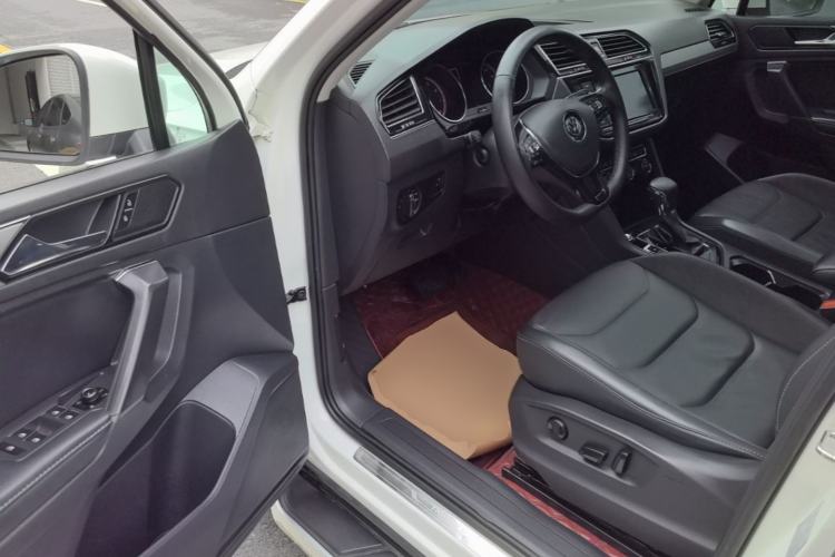 Used Volkswagen Tiguan L 2018 Facelift 330TSI Automatic Two-Wheel Drive Luxury Edition Driver Seat