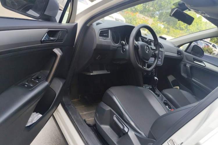 Used Volkswagen Tiguan L 2018 Revised Version 330TSI Automatic Two-Wheel Drive Trendy Edition Driver Seat
