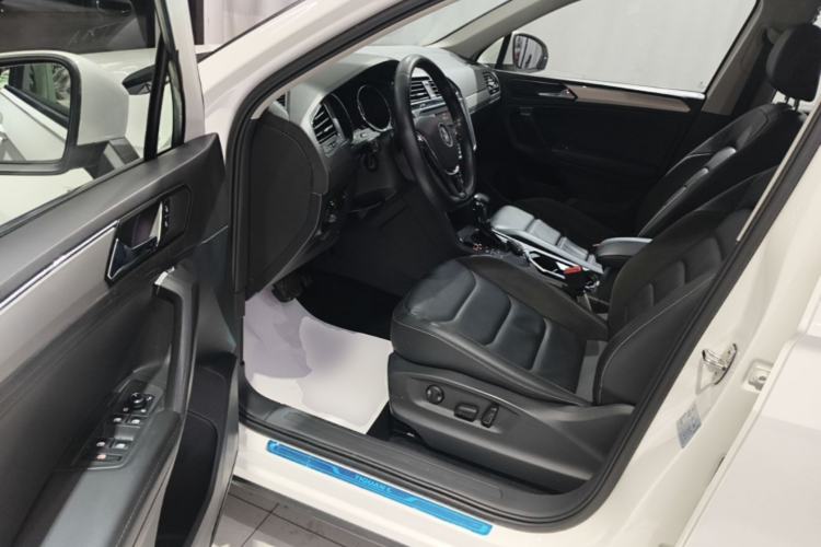 Used Volkswagen Tiguan L 2018 280TSI Automatic Two-Wheel Drive Comfort Edition Driver Seat