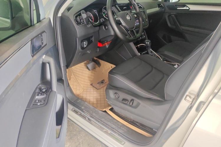 Used Volkswagen Tiguan L 2018 330TSI Automatic Two-Wheel Drive Luxury Edition Driver Seat
